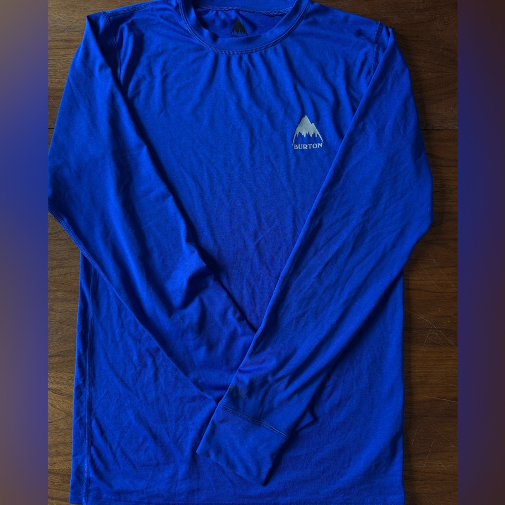Men’s size M wick away long sleeve